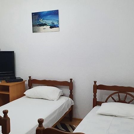 Guesthouse Sinani Ulcinj Ngoại thất bức ảnh