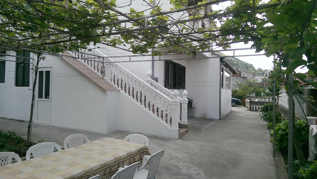 Guesthouse Sinani Ulcinj Ngoại thất bức ảnh