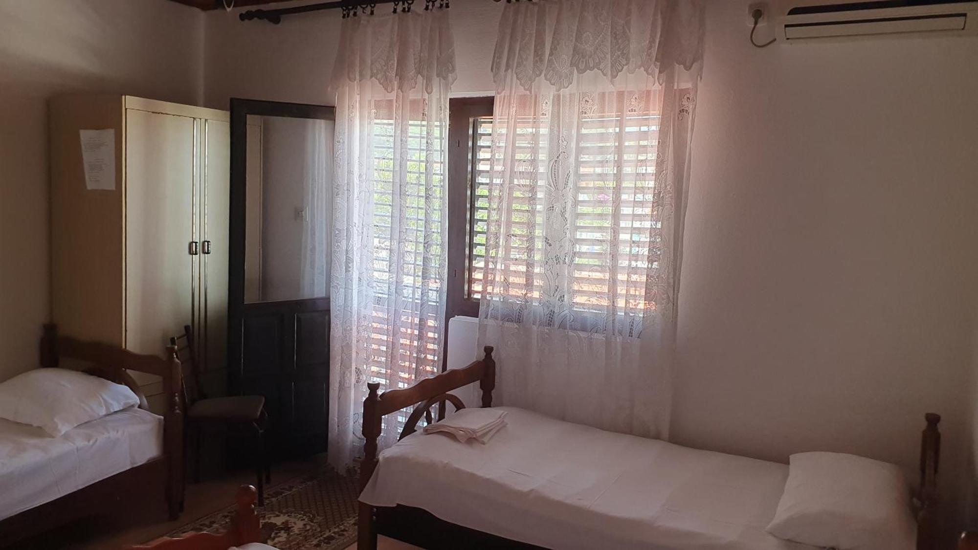 Guesthouse Sinani Ulcinj Ngoại thất bức ảnh