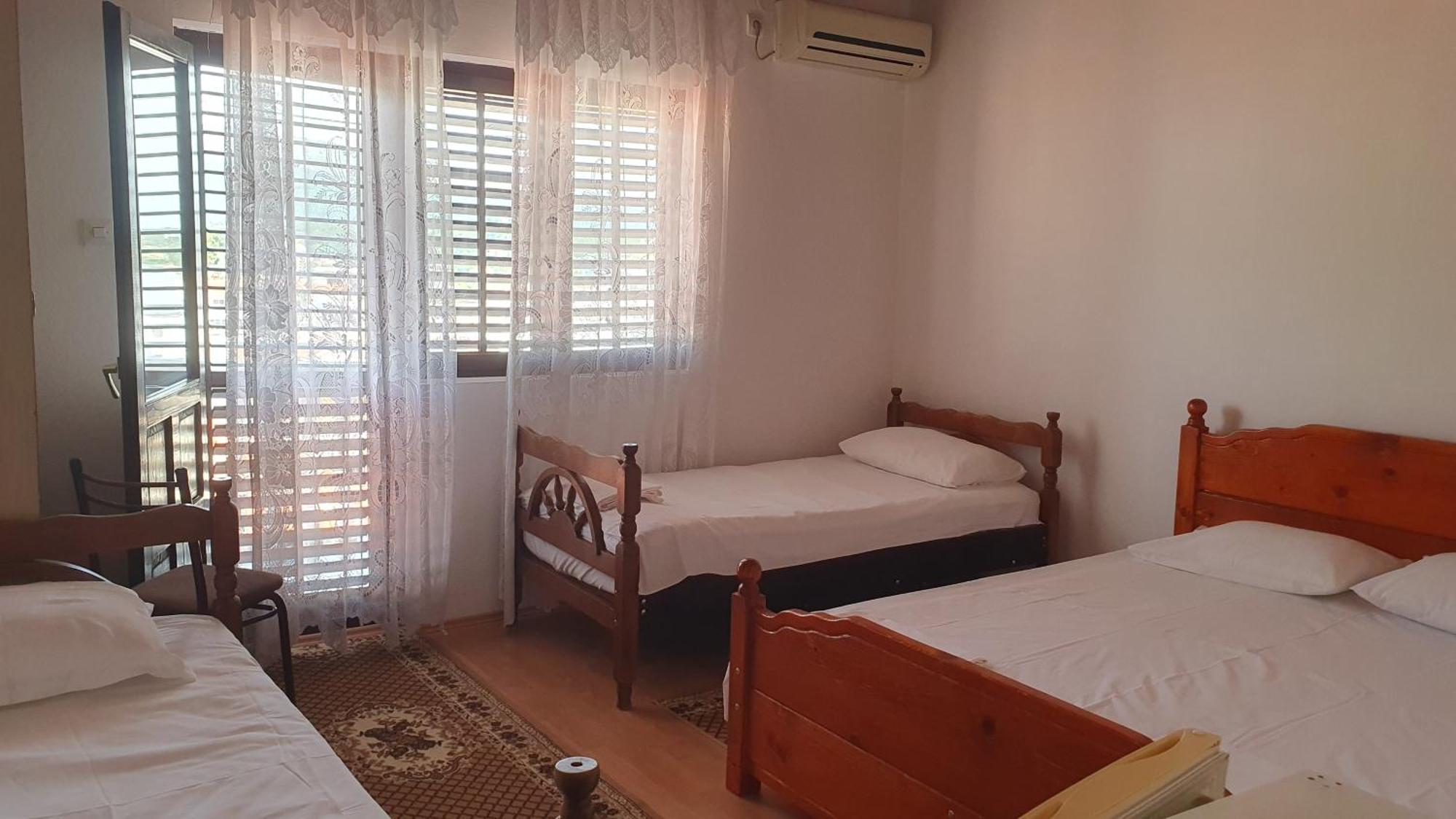 Guesthouse Sinani Ulcinj Ngoại thất bức ảnh